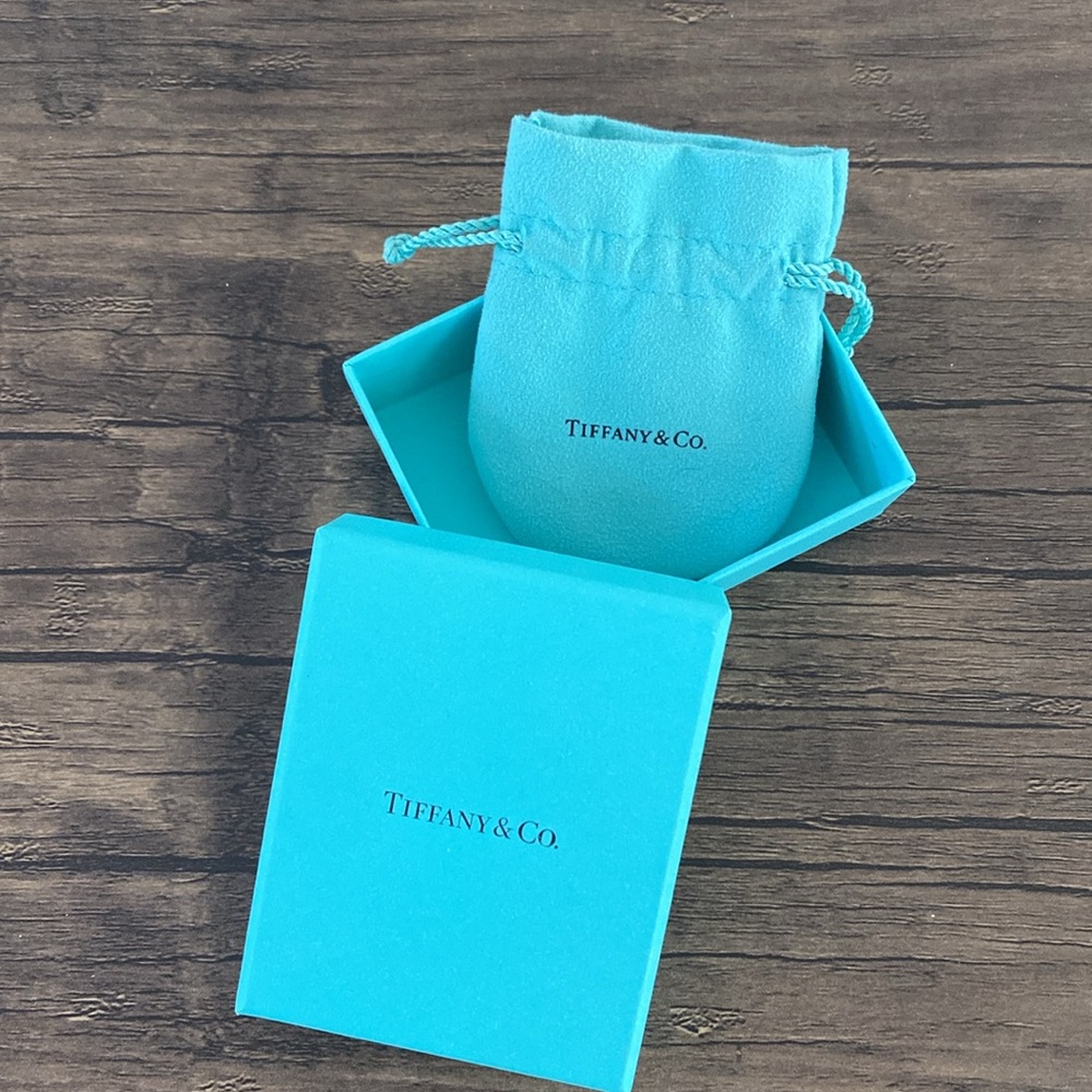 Tiffany Drawstring Pouch & Box